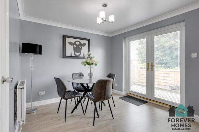 4 bed Detached for sale Image 6