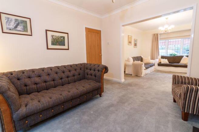 Living Room/Lo...