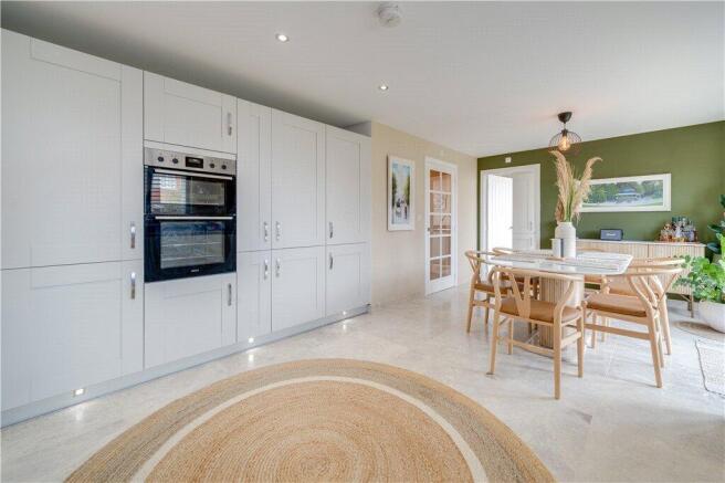 4 bed Detached for sale Image 4