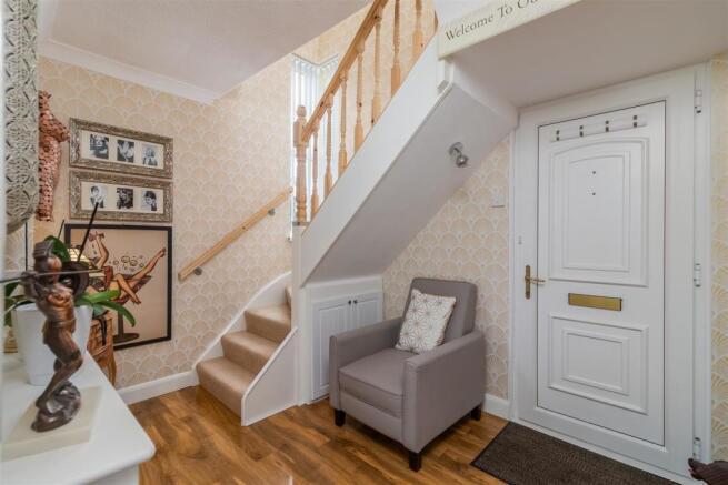 Welham Road 19-Hallway A.jpg