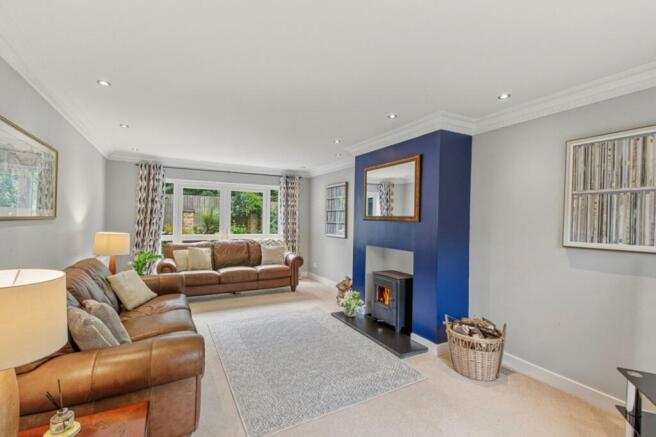 5 bed Detached for sale Image 6