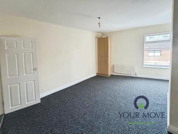2 bed Terraced to rent Image 6