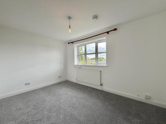 3 bed Semi-Detached for sale Image 12