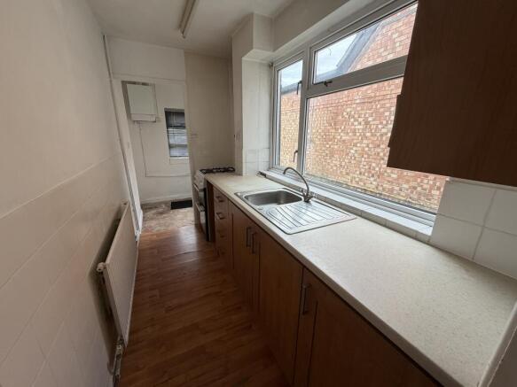 9 Leicester Road, Countesthorpe, Leicester LE8 5QU photo 4