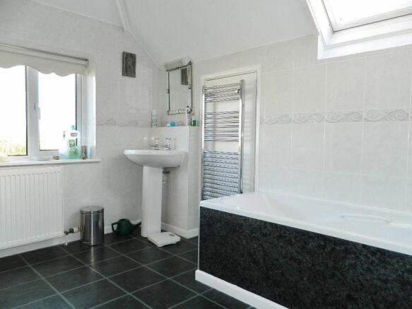 1st Floor Shower...