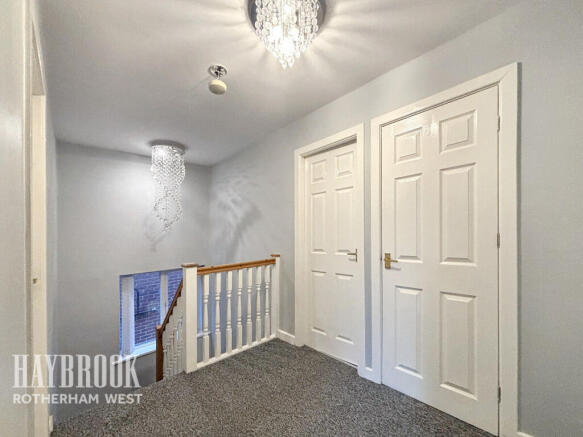 4 bed Detached for sale Image 8