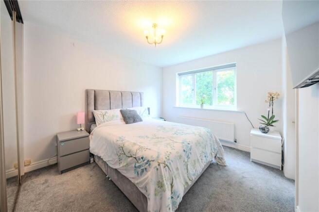 2 bed Apartment for sale Image 4