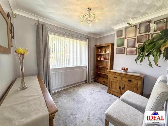 3 bed Semi-Detached for sale Image 8