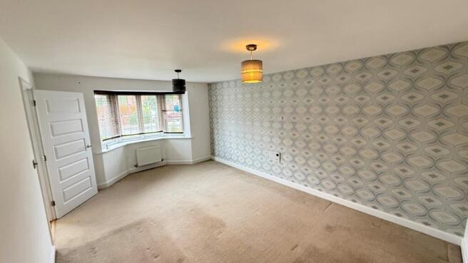 4 bed Detached to rent Image 4