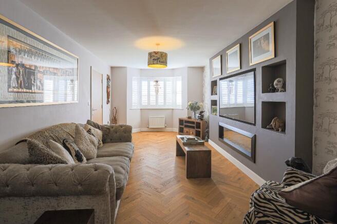 4 bed Detached for sale Image 10