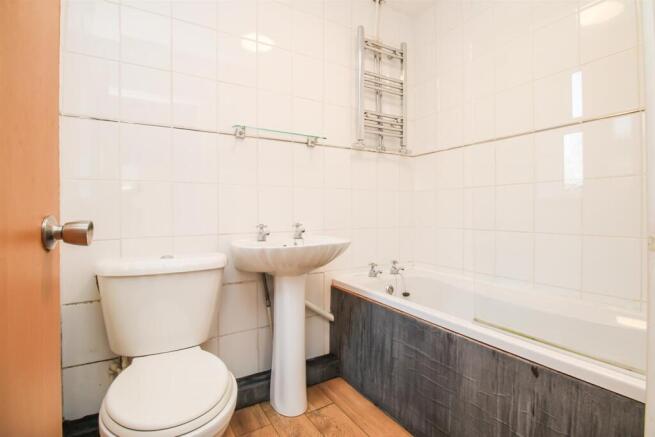 2 bed Terraced for sale Image 5