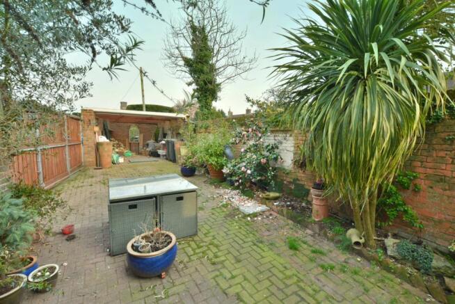 Courtyard garden