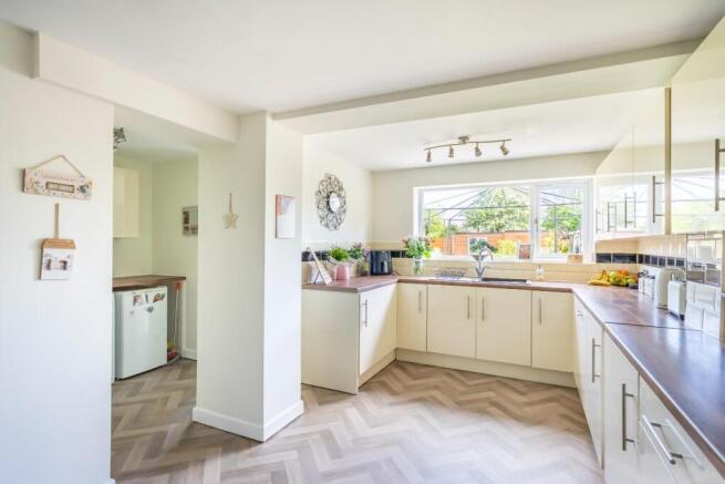 3 bed Detached for sale Image 5