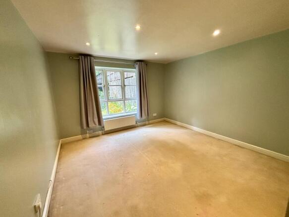 3 bed Apartment for sale Image 11