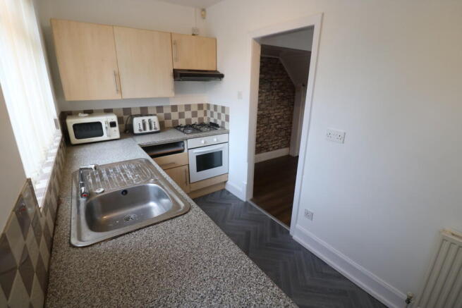 2 bed Terraced to rent Image 8