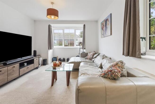 4 winton court-004.JPG