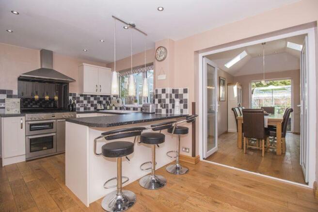 Kitchen / Brea...