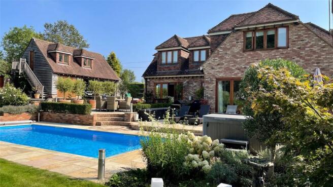Ivy Cottage & Pool