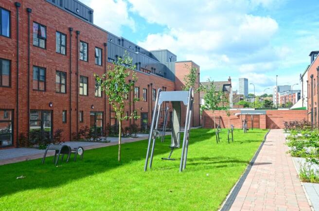 1 bed House Share to rent Image 11