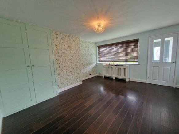3 bed Semi-Detached to rent Image 4