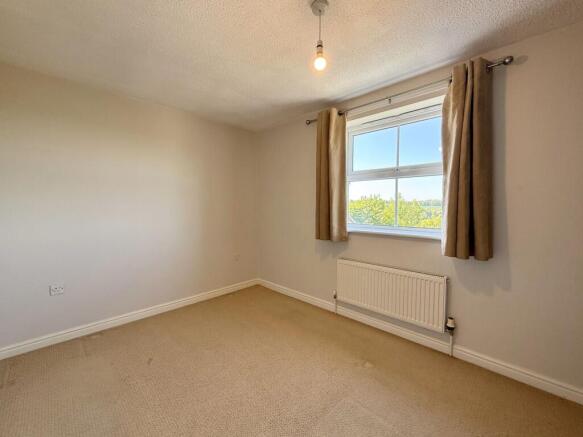 2 bed Semi-Detached to rent Image 7