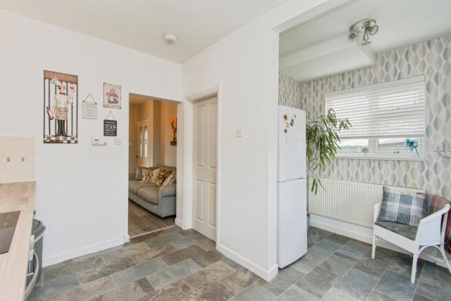 2 bed Semi-Detached for sale Image 8