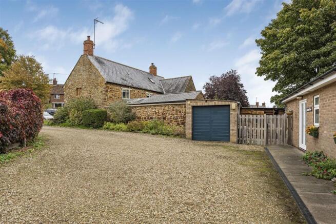 Stepping Stones, Stubbs Road