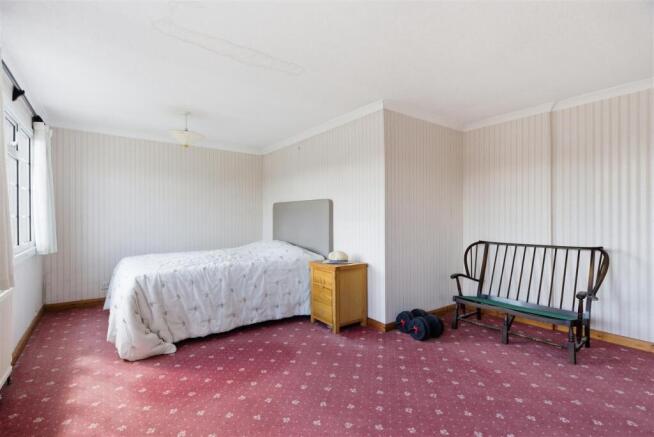 3 bed Semi-Detached Bungalow for sale Image 12