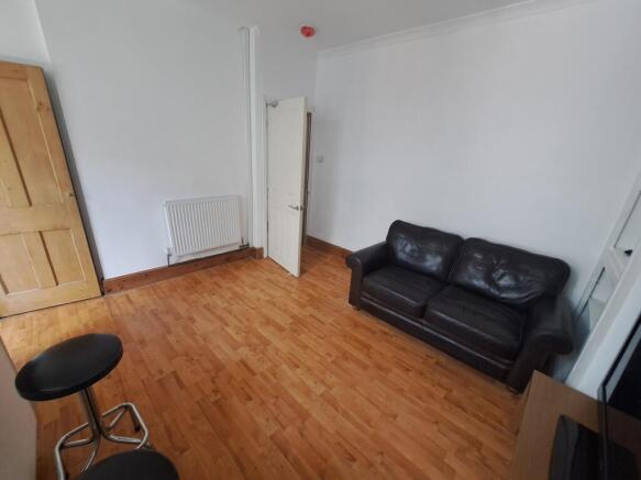 3 bed Terraced to rent Image 11