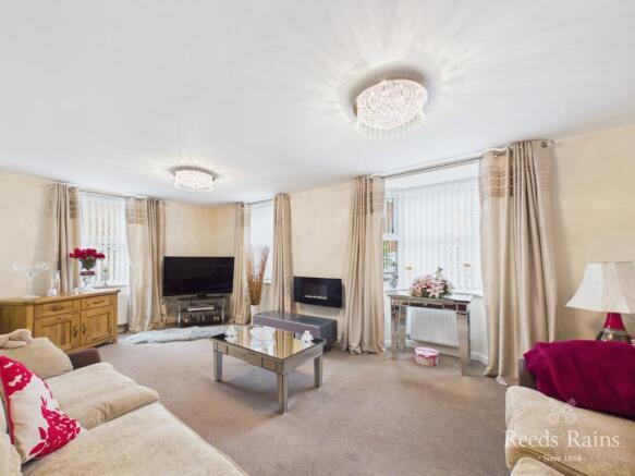 4 bed Detached for sale Image 8