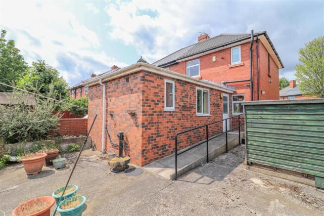 4 bed Semi-Detached for sale Image 12