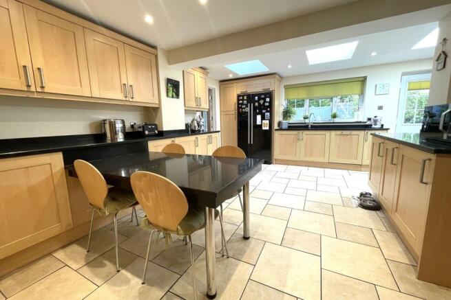Kitchen/Breakfast Ro