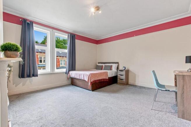 5 bed House to rent Image 9