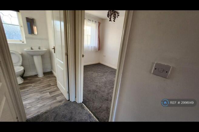 1 bed House Share to rent Image 12