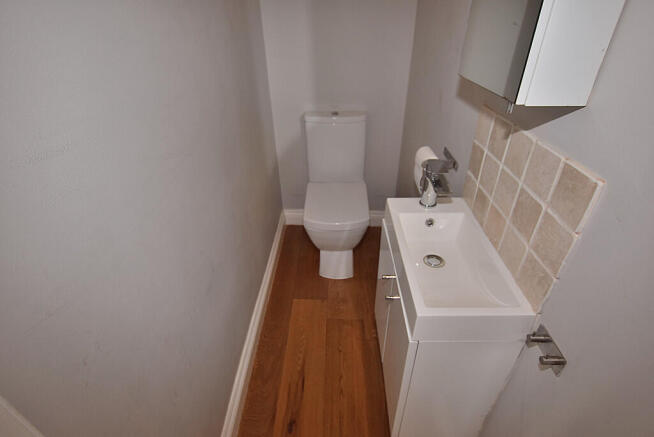 3 bed Terraced for sale Image 9
