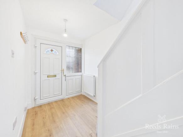 3 bed Semi-Detached to rent Image 5