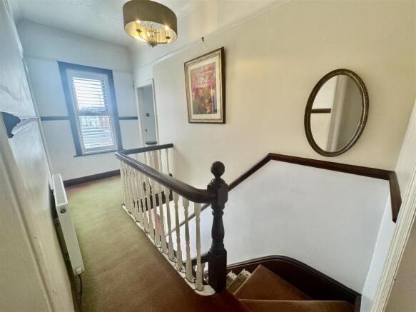 FIRST FLOOR LANDING