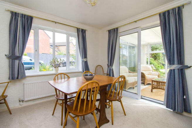 Shearwater Close, Penarth photo 4