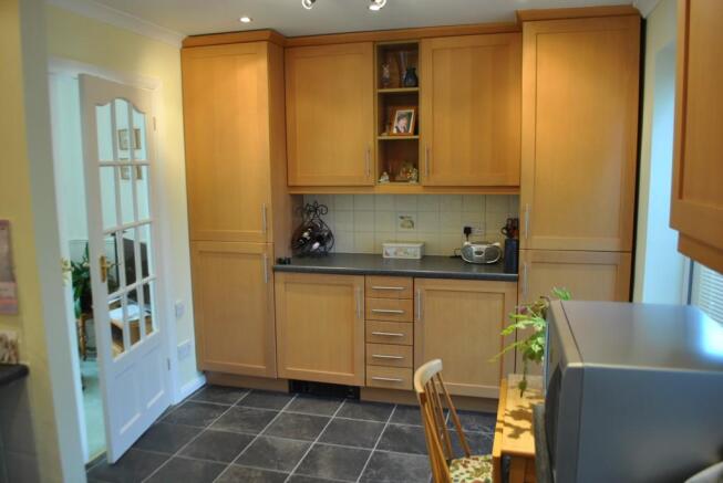 KITCHEN/DINING ROOM