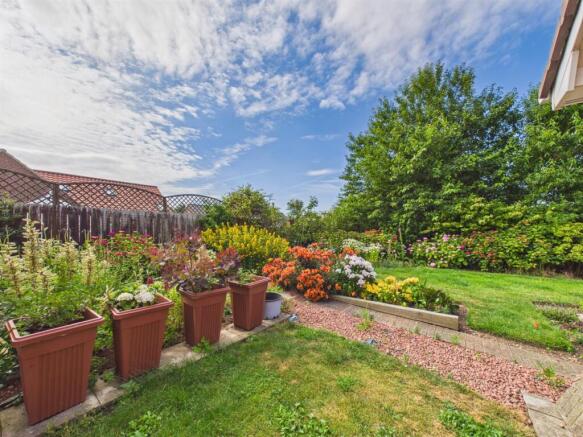 2 bed Detached Bungalow for sale Image 12