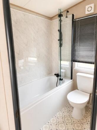 2 bed Park Home for sale Image 11