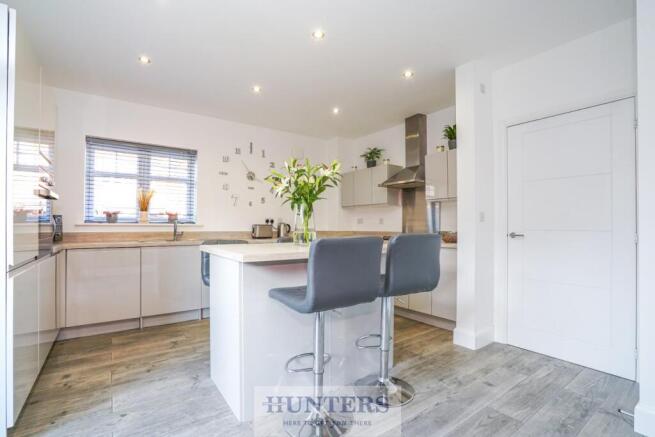 4 bed Detached for sale Image 6