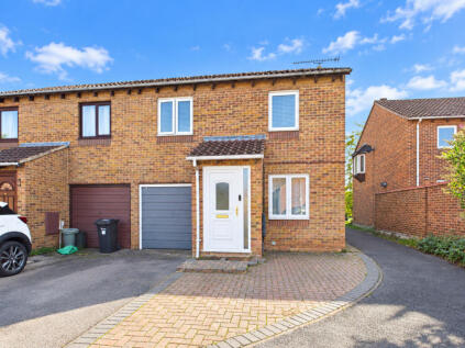 Bridport Close, Lower Earley, RG6