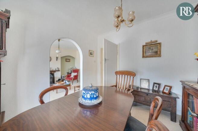 Upton Avenue, Southwick, Brighton, BN42 4WP photo 4