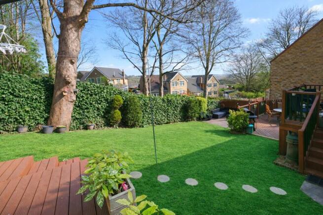 4 bed Detached for sale Image 6