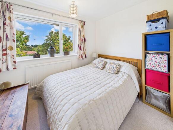 5 bed Detached for sale Image 10