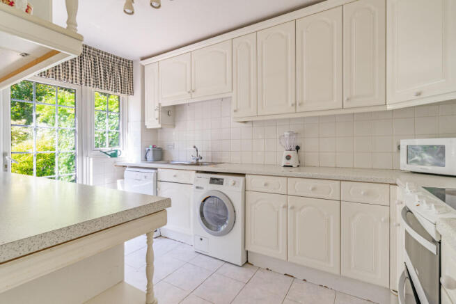 Trinity Close, Tunbridge Wells, Kent photo 4