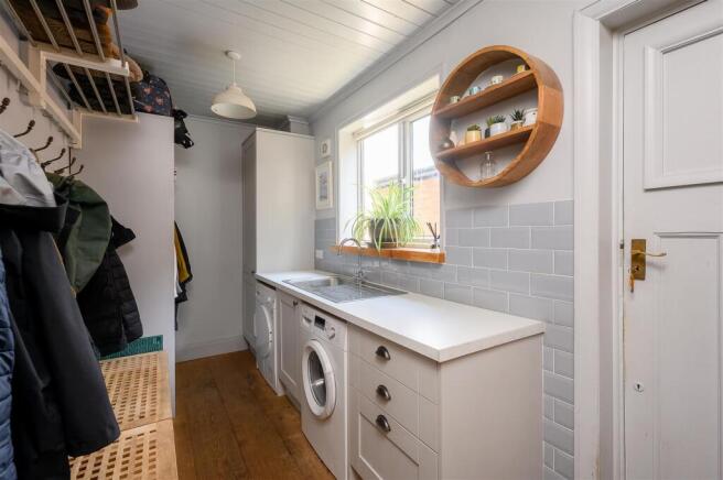 3 bed Semi-Detached for sale Image 11