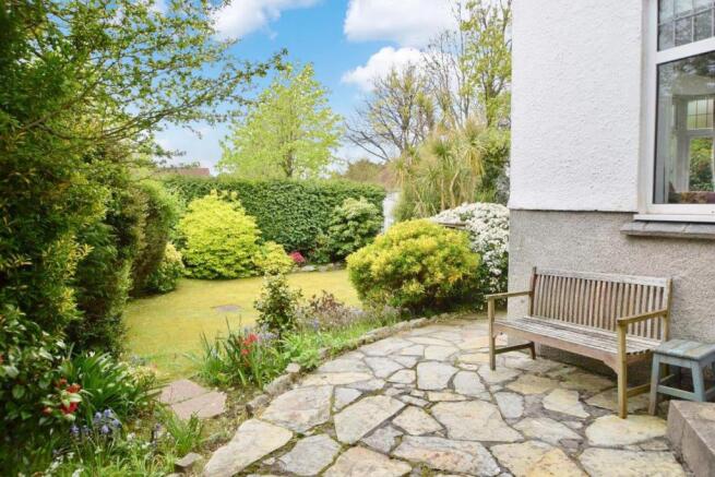 FRONT GARDENS