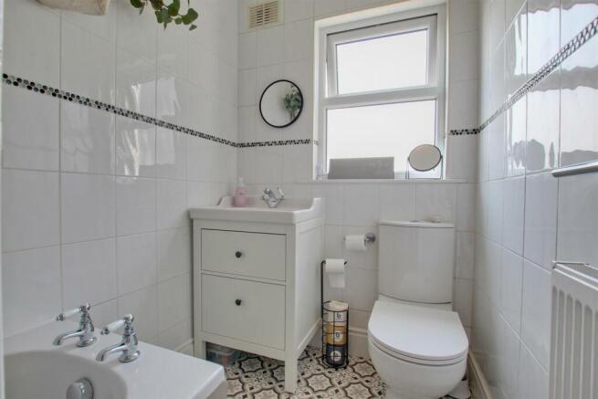 BATHROOM/W.C.